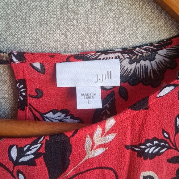 J. Jill Red Floral Print Tunic Top 100% Rayon Large Boho Modest Casual Feminine - Picture 4 of 5